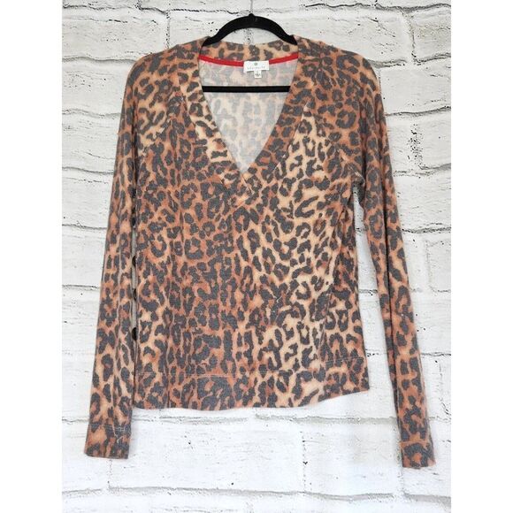Socialite V Neck Henley Long Sleeve Shirt Leopard Print Soft Pullover Small - Picture 1 of 7